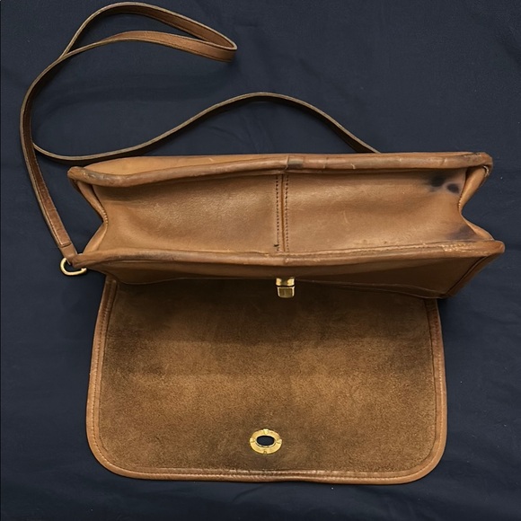 1970s Vintage Coach Tan 9635 Convertible Clutch - Picture 3 of 9